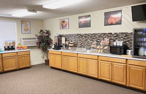 Carroll Hotel | Burke Inn Motel & Suites