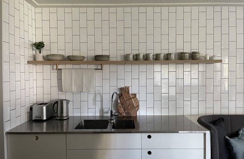 Burleigh Heads Apartment | BURLEIGH BEACH - Renovated Unit With Free WIFI