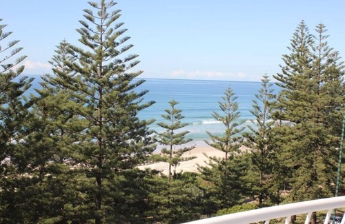 Miami Apartment | Burleigh Surf Apartments