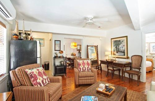 Burns Square Hotel | Burns Square Boutique Hotel