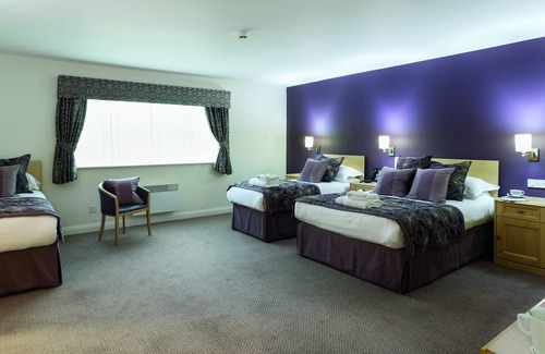 Thurnscoe Hotel | Burntwood Court Hotel