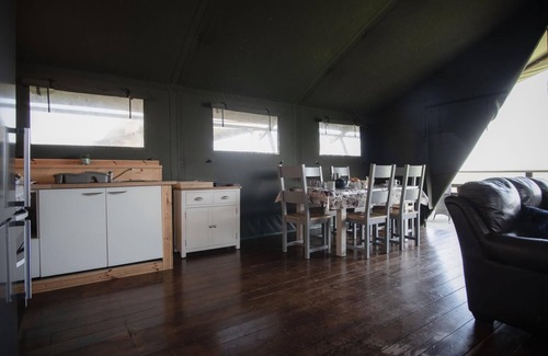 Llangennith RV Rental | Burryholmes - Safari Glamping Tent - Llangennith