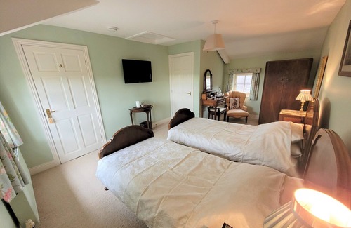 Ripley Bed & Breakfast | Burton Grange Farmhouse B&B