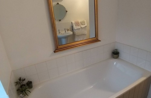 Ripley Bed & Breakfast | Burton Grange Farmhouse B&B