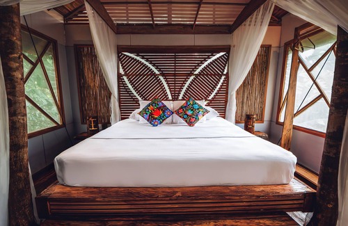Leticia Hotel | Buru Nature Hotel
