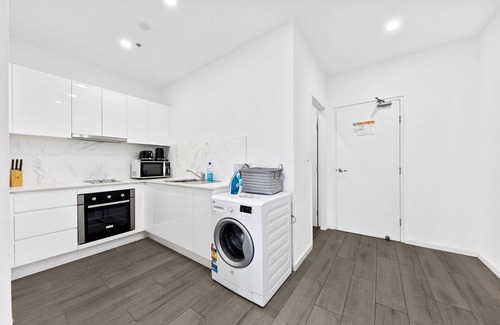 Burwood Apartment | Burwood 1Br studio nearTrain Station/Shopping