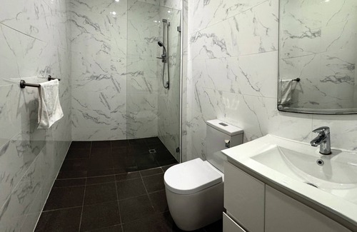 Burwood Apartment | Burwood 2Br Lovely Apartment Near Train Station