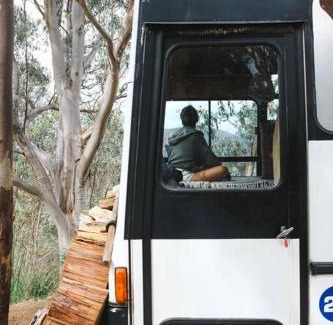 Dysart Apartment | Bus & Hot Tub Secluded Eco Forest Retreat