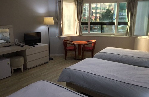 Yeonsan Hotel | Busan Central Hotel