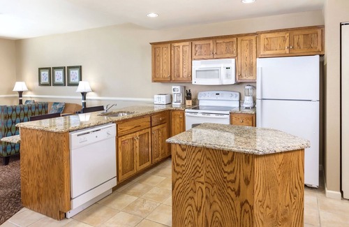 Williamsburg Condo | Busch Gardens, Waterpark USA, "William & Mary", Wyndham Governor's Green