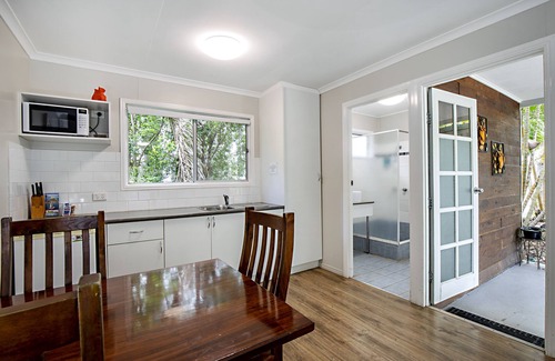 Airlie Beach Cabin | Bush Village Holiday Cabins