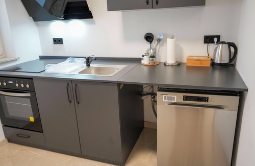 Berenbostel Apartment | Business & Trade Fair Apartment - Fitters - 3 rooms - Balcony - Kitchen - NO3