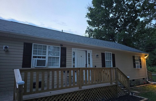 Lackey House | Buskey's Cozy Haven Williamsburg.5 Minutes from Busch Gardens and Water Country