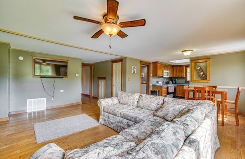 Buskirk House | Buskirk Vacation Rental w/Deck & Putting Green!