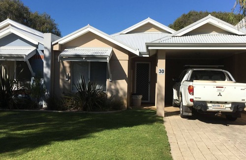 Broadwater Apartment | Busselton apartment- on the shores of Geagraphe Bay