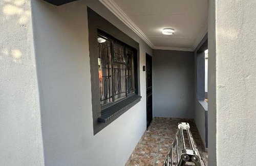 Lobamba Apartment | Busy-Bee's Enclave