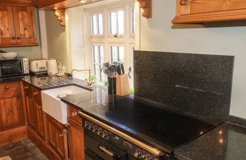 Lockton Cottage | BUTE COTTAGE, pet friendly, character holiday cottage in Pickering