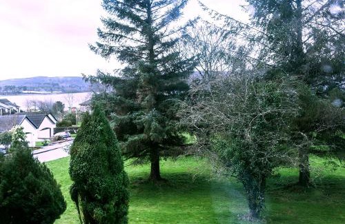 Kilcreggan Apartment | Butler's Apartment. Flat 5, Dalmore House, Helensburgh, Scotland G84 8JP