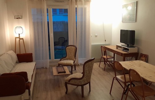 Butte-aux-Cailles Apartment | Butte aux Cailles - Place Ditalie. Appartement Avec Grande Terrasse Jardin !