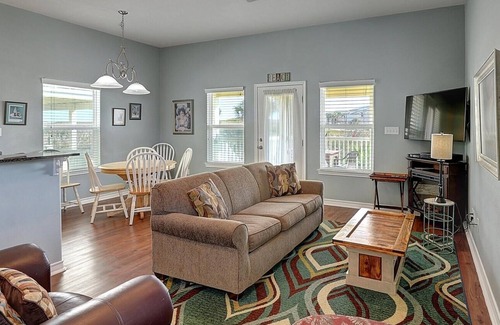 Bella Vista House | Buttercup 6bv 2 Bedroom Home by Redawning