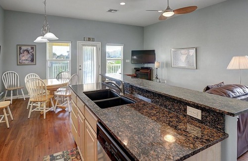 Bella Vista House | Buttercup 6bv 2 Bedroom Home by Redawning