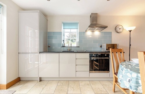 Redlynch Cottage | BUTTERCUP COTTAGE, family friendly, with open fire in Redlynch
