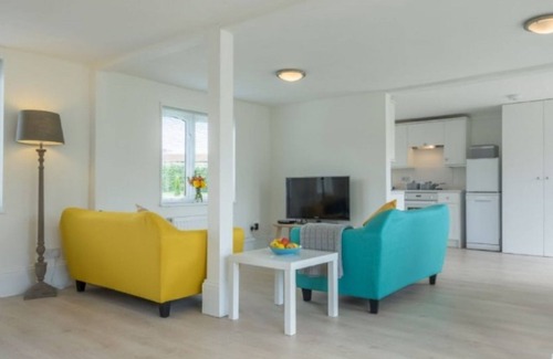 Aldborough Cottage | Butterfly Barn - a self catering cottage that sleeps 5 guests in 3 bedrooms