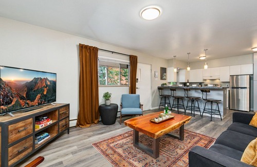Old Town Condo | Butterscotch Suite | Old Town Stay w/Sunny Style