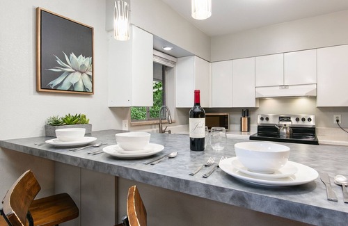Old Town Condo | Butterscotch Suite | Old Town Stay w/Sunny Style