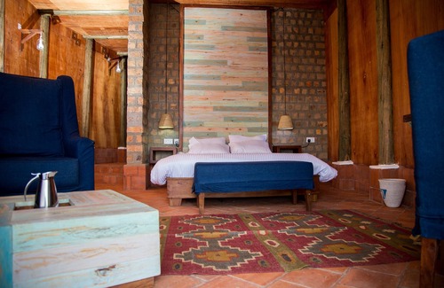 Entebbe Cabin | Buvi Lodge