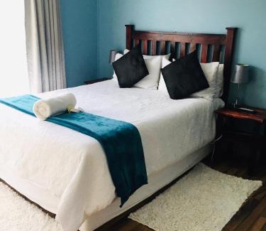 Komani House | Buxton lodge Guesthouse