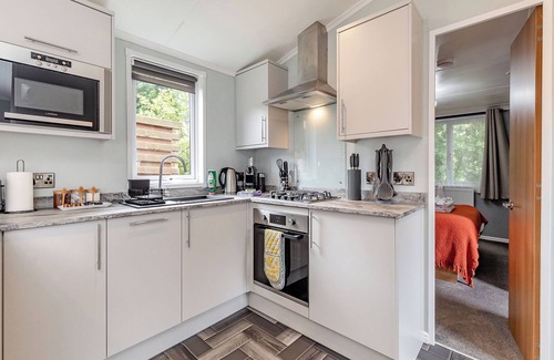 Longnor House | Buxton Lodge with hot tub