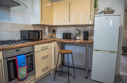 Huddersfield House | Bv Classic 2 Bed Perfect For Contractor In Hud