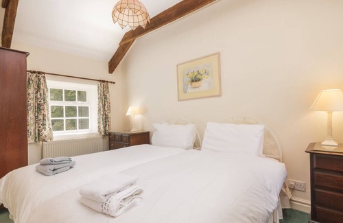 Kirkmichael Cottage | Bwaane Twoaie - a holiday cottage that sleeps 4 guests in 2 bedrooms