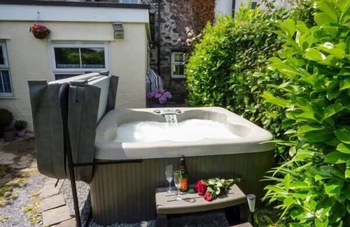 Llangaffo Cottage | BWTHYN MEGAN, pet friendly, character holiday cottage in Llangaffo