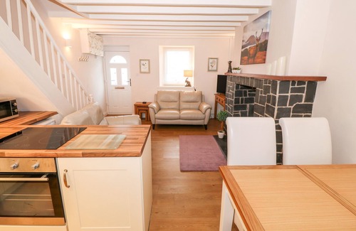 Penmachno Cottage | BWTHYN Y CWM, pet friendly, with open fire in Penmachno