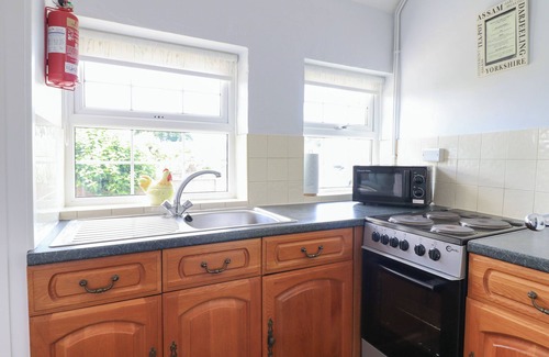 Tywyn Cottage | BWTHYN Y GWAS, pet friendly, character holiday cottage in Tywyn