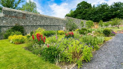 Colwyn Bay House | Bwthyn Ysgubor