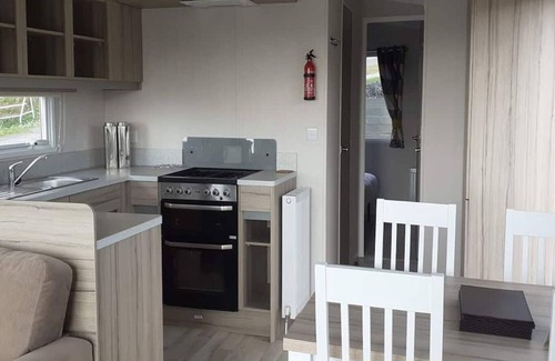 Challaborough House | BY BEACH - LOVELY SEA VIEW - GREAT INDOOR POOL
