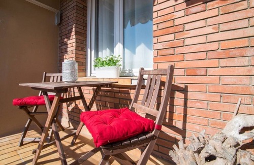 Les Corts Apartment | BY DAYS CLOSE TO FCB STADIUM, NICE & CONFORTABLE WITH A FREE PARKING SPACE