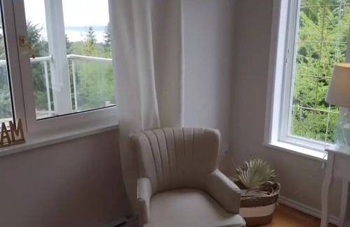 Chemainus House | By the Bay Lavender's Villa-Beach Suiten