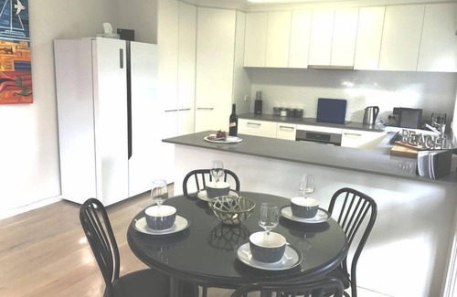 Frankston Apartment | By the Beach. Walk shop train beach restaurants and cinema