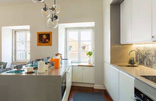 Socorro Apartment | By the Castle | LUXURIOUS, PRIVATE GARDEN & HEATED SWIMMING POOL