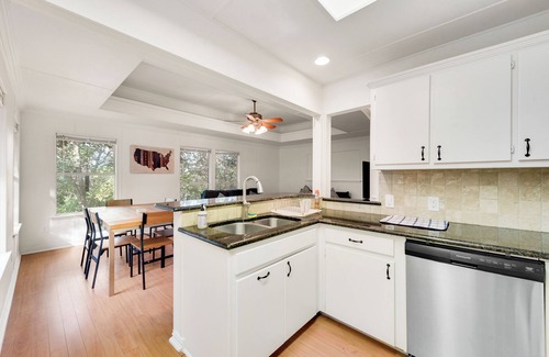 Lake Dallas Apartment | By the Lake Cozy/Quiet House