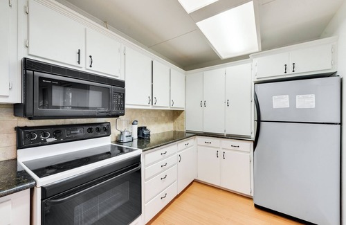Lake Dallas Apartment | By the Lake Cozy/Quiet House