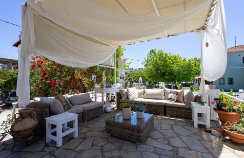 Siviri Apartment | By the Sea Apartments-studios