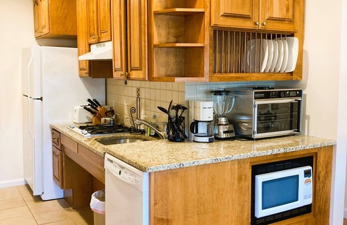 Dennis Port House | By the Sea Guests Bed & Breakfast & Suites
