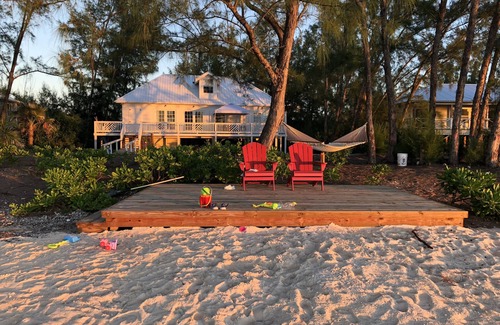 Tarpum Bay House | By The Sea - Seaside paradise, newly renovated & furnished