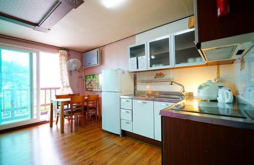 Byeonsan House | Byeonsanbando Soriseom Pension