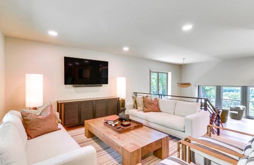 Allons House | Byrdstown Home on 65 Acres with Pool, Trail to Lake!